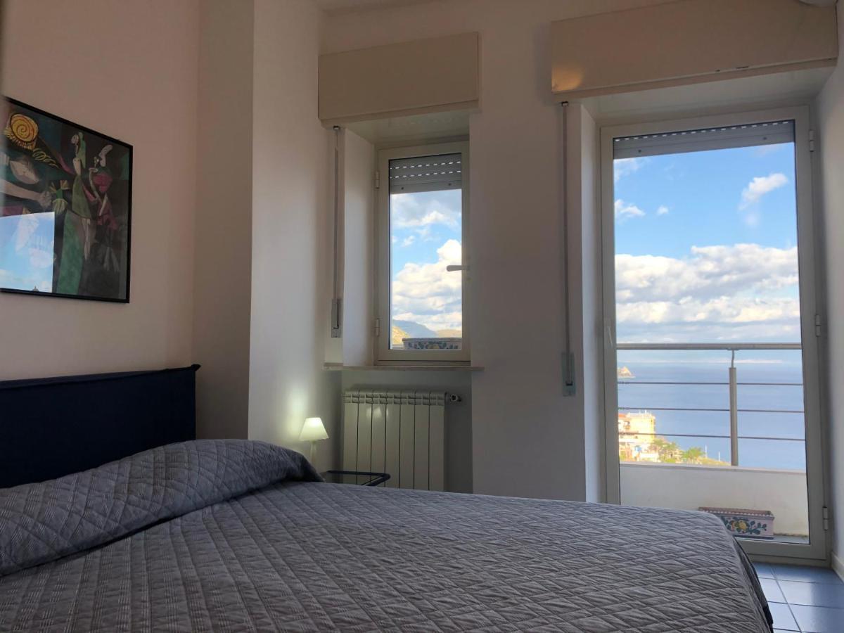Taormina Center Apartment With Sea View Bagian luar foto
